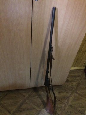 Закарпатці принесли до поліції зброю – 02