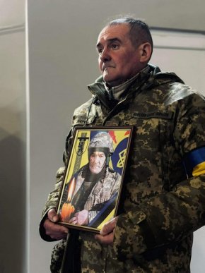 У Мукачеві попрощалися із загиблим Героєм – 03