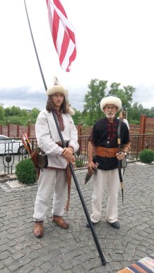 У Берегові відкрили пам’ятний знак видатному закарпатському вченому, який знайшов унікальну угорську реліквію – 06