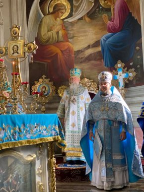 Друга пречиста: Митрополит Феодор провів Божественну літургію в Мукачеві – 06