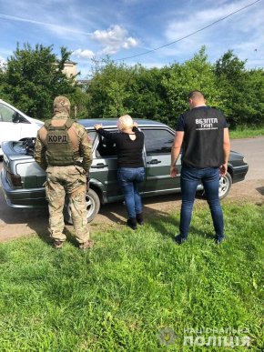 Спецоперація на кордоні зі Словаччиною: затримано осіб, які перевозили закарпаток для сексуальної експлуатації – 03 Спецоперація на кордоні зі Словаччиною: затримано осіб, які перевозили закарпаток для сексуальної експлуатації – 03