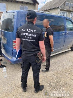 В області піймали "на гарячому" закарпатців, які переправляли чоловіків за кордон – 02