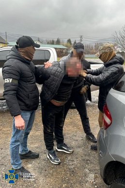 На Закарпатті викрили злочинну групу, яка за хабарі «списувала» ухилянтів із військового обліку – 02 На Закарпатті викрили злочинну групу, яка за хабарі «списувала» ухилянтів із військового обліку – 02