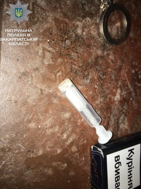 У Мукачеві таксист віз підозрілого пасажира – 04