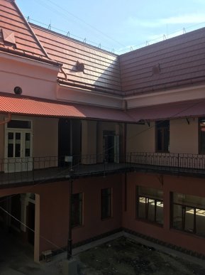 У Мукачеві завершують ремонт Центру громадськості та національних культур – 04