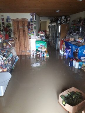 На Рахівщині злива підтопила будинок – 01