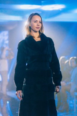 Мода заради життя: на Закарпатті відбувся ІІІ-й благодійний показ мод дизайнерки Роксолани Новак – 109