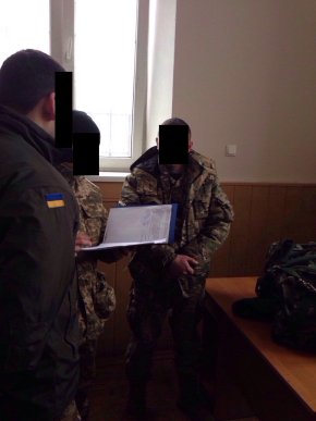 Військова прокуратура за отримання хабара затримала начальника медичної служби одного з батальйонів 128-ої бригади – 02