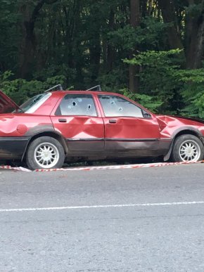 На узбіччі дороги знайшли понівечене авто – 02