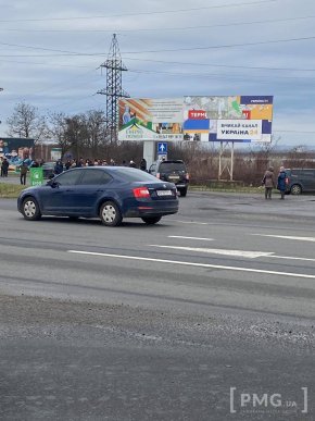 Купа поліції і спецпризначенці: що коїться на в’їзді в Мукачево – 06 Купа поліції і спецпризначенці: що коїться на в’їзді в Мукачево – 06