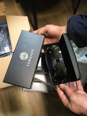 Закарпатські митники вилучили окуляри відомих брендів – 03 Закарпатські митники вилучили окуляри відомих брендів – 03