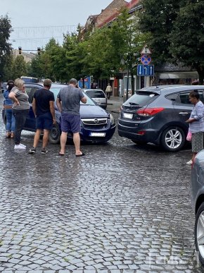 У центрі Мукачева сталась аварія – 02 У центрі Мукачева сталась аварія – 02