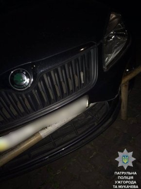 18-річний юнак на "Тойоті" врізався в Мукачеві у "Фольксваген", "Шкоду" та "Мерседес" – 01