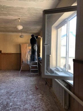 Як триває ремонт класів в одній із шкіл Мукачева – 01