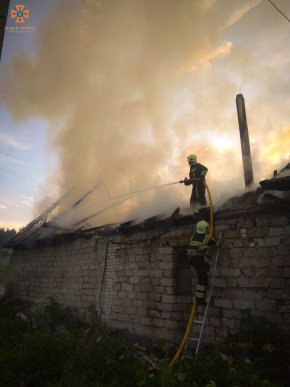 На Закарпатті загорівся житловий будинок – 05