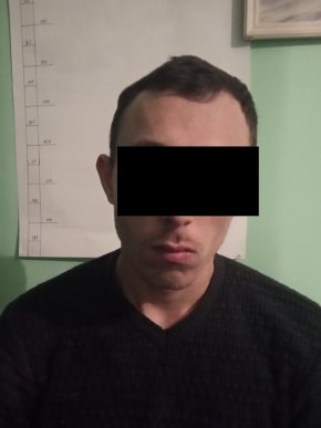 На Мукачівщині батько та син влаштували бійку з поліцейськими – 03