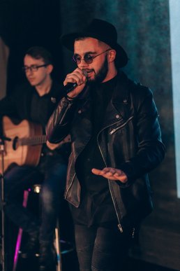 Мода заради життя: на Закарпатті відбувся ІІІ-й благодійний показ мод дизайнерки Роксолани Новак – 89