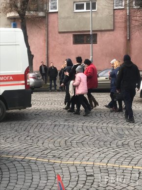 Автомобіль збив неповнолітнього пішохода – 06