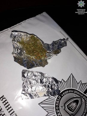 У Мукачеві патрульні навідалися у заклад національної лотереї. Знайшли чимало цікавого – 04