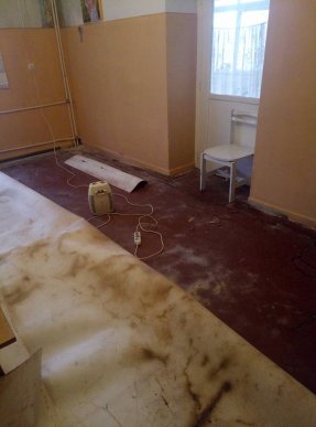 Інтернет-мережу шокували фото дитячої поліклініки в Ужгороді – 05