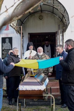 Чинадіївська громада сьогодні попрощалась із полеглим Героєм – 07 Чинадіївська громада сьогодні попрощалась із полеглим Героєм – 07