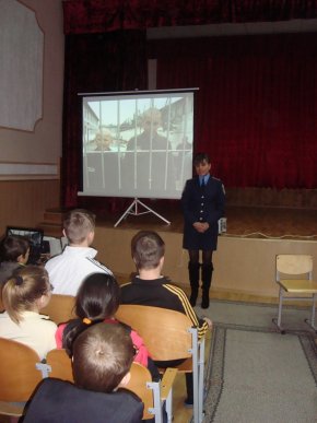 Правоохоронці Мукачівщини відвідали навчальні заклади міста та району (ФОТО) – 07