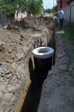 На п’яти вулицях Мукачева будують нову каналізацію – 05