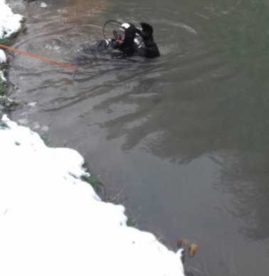 Тіло зниклого безвісти чоловіка шукали у водоймі на Ужгородщині – 02