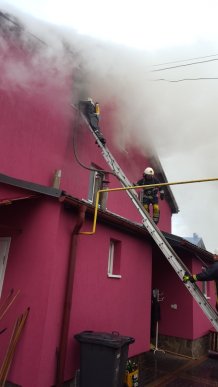 На Закарпатті горить ресторан – 04