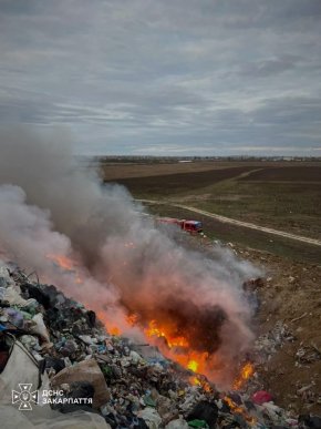 Знову горить на Ужгородщині: у вогні — сміттєзвалище у Барвінку – 03