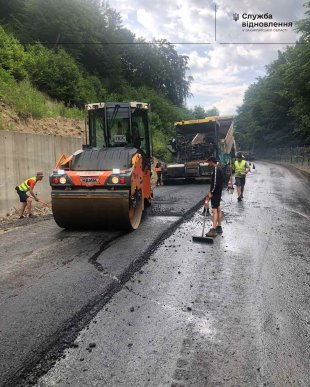 Поблизу кордону з Румунією триває ремонт небезпечної ділянки дороги – 02