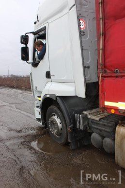 Пряшівська-об’їзна у Мукачеві: стан дороги, який шокує – 04 Пряшівська-об’їзна у Мукачеві: стан дороги, який шокує – 04