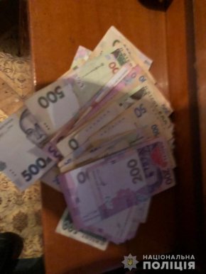 На Мукачівщині з будинку незрячої жінки вкрали гроші – 02