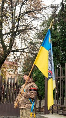 У Мукачеві провели в останню путь 35-річного Героя – 05