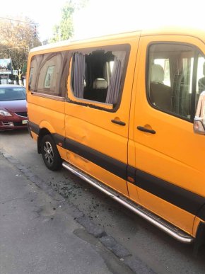 У Берегові рейсовий автобус "Виноградів – Ужгород" зіткнувся з пасажирським мікроавтобусом – 02