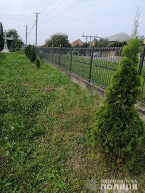 Відеокамери зафіксували крадіжку, яку скоїли на території храму – 01