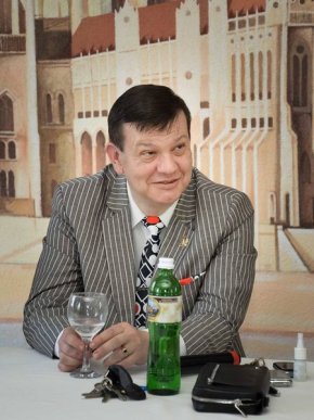 Роль громадських організацій в консолідації українського суспільства обговорювали в Мукачеві – 14