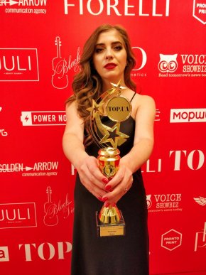 Акушер-гінеколог із Мукачева отримала нагороду "Top 100 Ukrainian Doctors" – 01 Акушер-гінеколог із Мукачева отримала нагороду "Top 100 Ukrainian Doctors" – 01