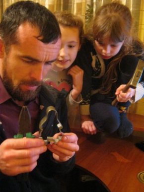 На Тячівщині віряни напекли солодких "миколайчиків" для бійців АТО – 07