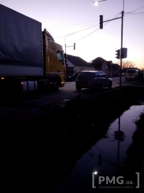 У Ракошині стала ДТП: зіткнулися три автомобілі – 02