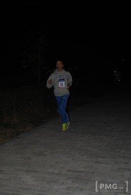 У місті над Латорицею відбувся нічний забіг "Mukachevo Light Run" – 01