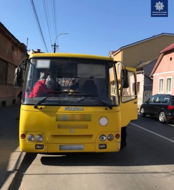 Патрульні притягають до відповідальності водіїв за порушення карантинних обмежень – 02