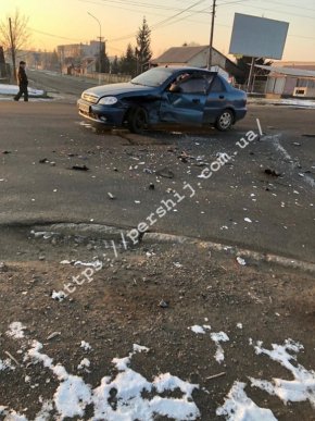 У Мукачеві сталася аварія: рух ускладнено – 02