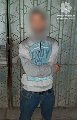 Патрульні розшукали крадіїв раритетного мотоцикла – 03 Патрульні розшукали крадіїв раритетного мотоцикла – 03