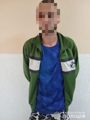 У Берегові чоловіки зберігали вдома "наркотичне зілля" – 01