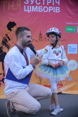 Миттєвості велозаїзду у Мукачеві: фоторепортаж із "Літньої зустрічі цімборів" – 57