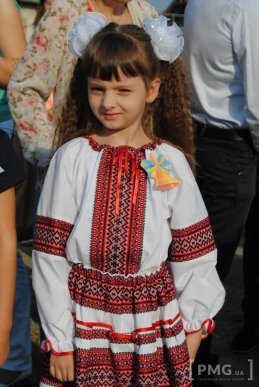 Мукачівська ЗОШ №4 патріотично відсвяткувала День знань – 15