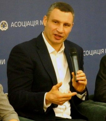 Прем’єр-міністр України розповів про те, що децентралізація – один із пріоритетів 2018 року – 02