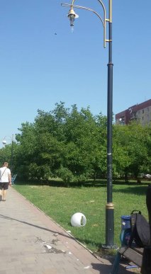 Через вуличний світильник ледь не травмувалася дитина – 02