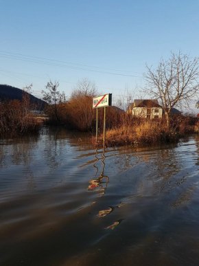 Перелив Боржави через дамби перевищив рівень катастрофічного паводка 1998 року – 03